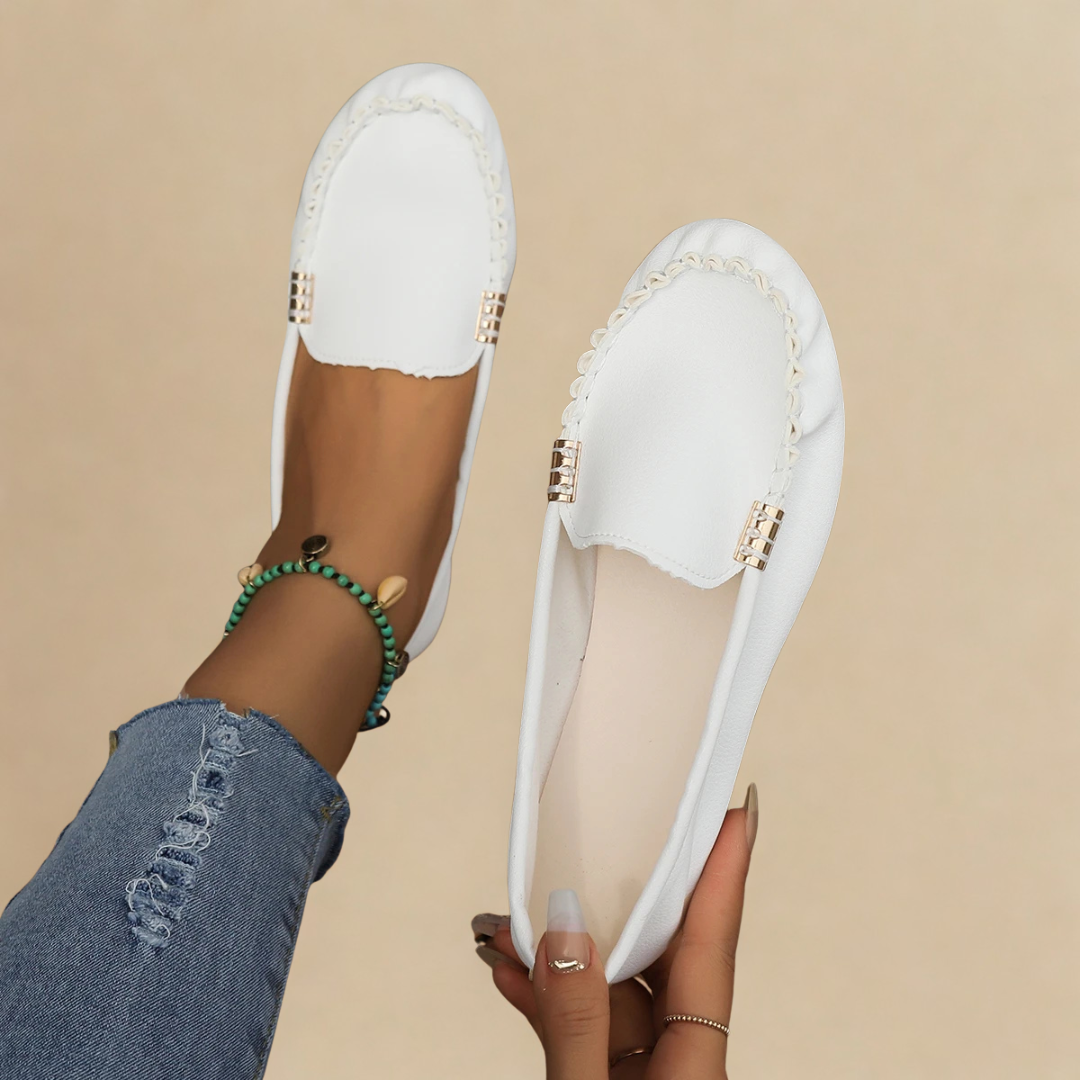 Louvelle™ | Mocassins Souples à Détail Chaîne