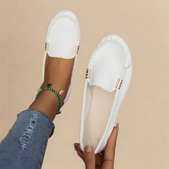 Louvelle™ | Mocassins Souples à Détail Chaîne