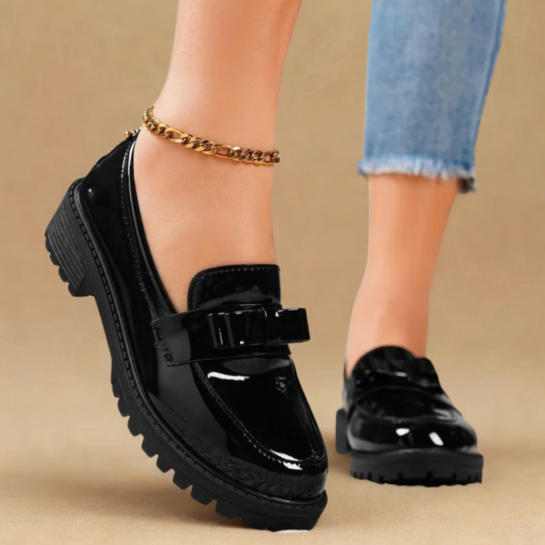 Louvelle™ | Mocassins Vernis avec Nœud Élégant